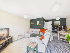 Lounge/Diner- click for photo gallery